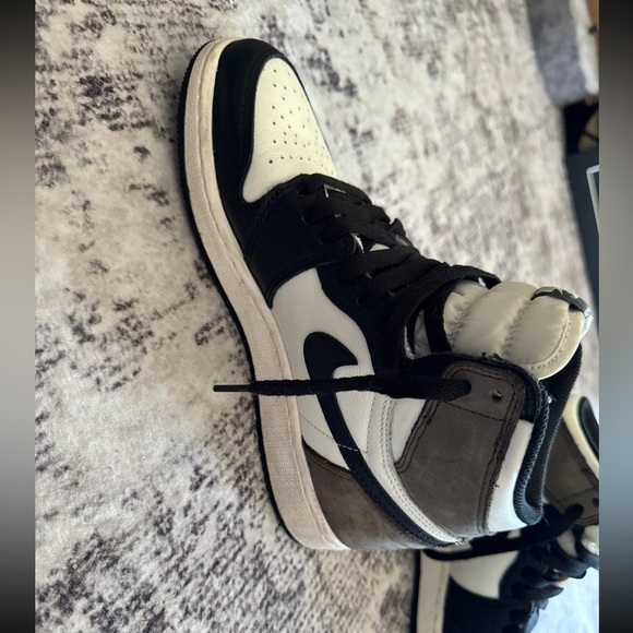 Jordan 1 Retro OG High Dark Mocha size 6y - Picture 5 of 11